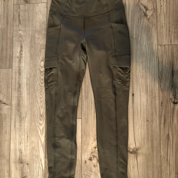 Lulu’s size 4 - Picture 1 of 3